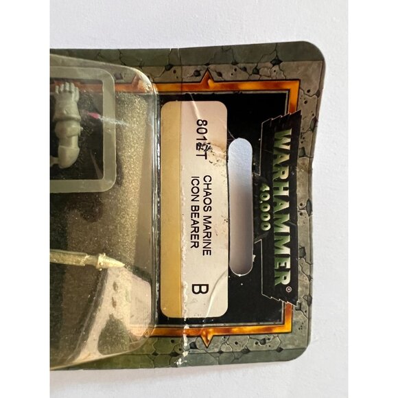 Warhammer 40k Chaos Marine Icon Bearer Citadel ©2000 Games Workshop SEALED - Picture 2 of 6